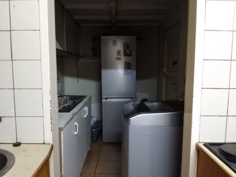 Charming Meyerspark Duplex with parking and garden view - Photo 6