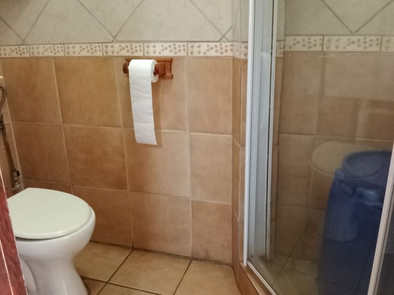 Charming Meyerspark Duplex with parking and garden view - Photo 7