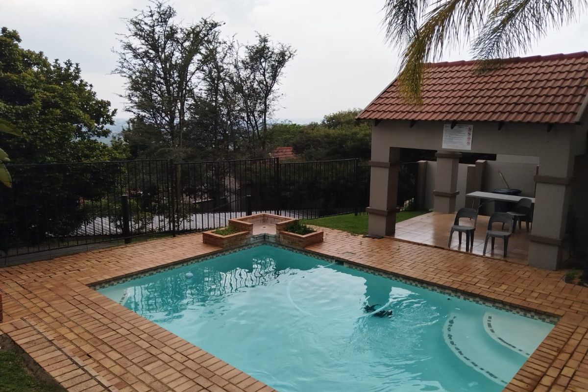 3 Bedroom Duplex For Sale in Allen's Nek - Photo 2
