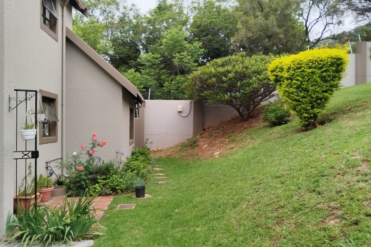 3 Bedroom Duplex For Sale in Allen's Nek - Photo 5