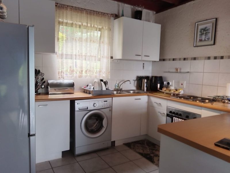 3 Bedroom Duplex For Sale in Allen's Nek - Photo 9