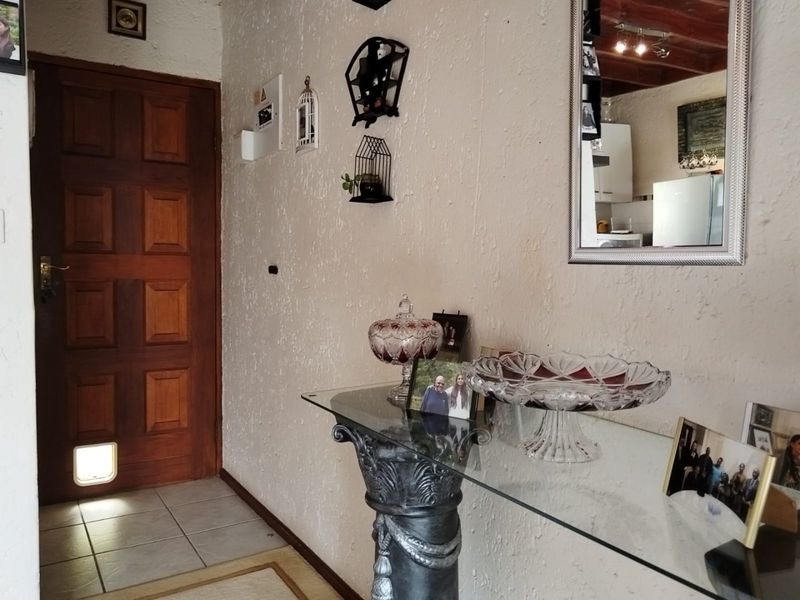 3 Bedroom Duplex For Sale in Allen's Nek - Photo 8