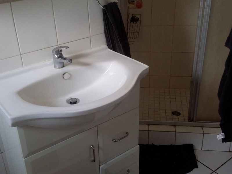 Charming apartment with private garden, swimming pools and large communal gardens  - Photo 10