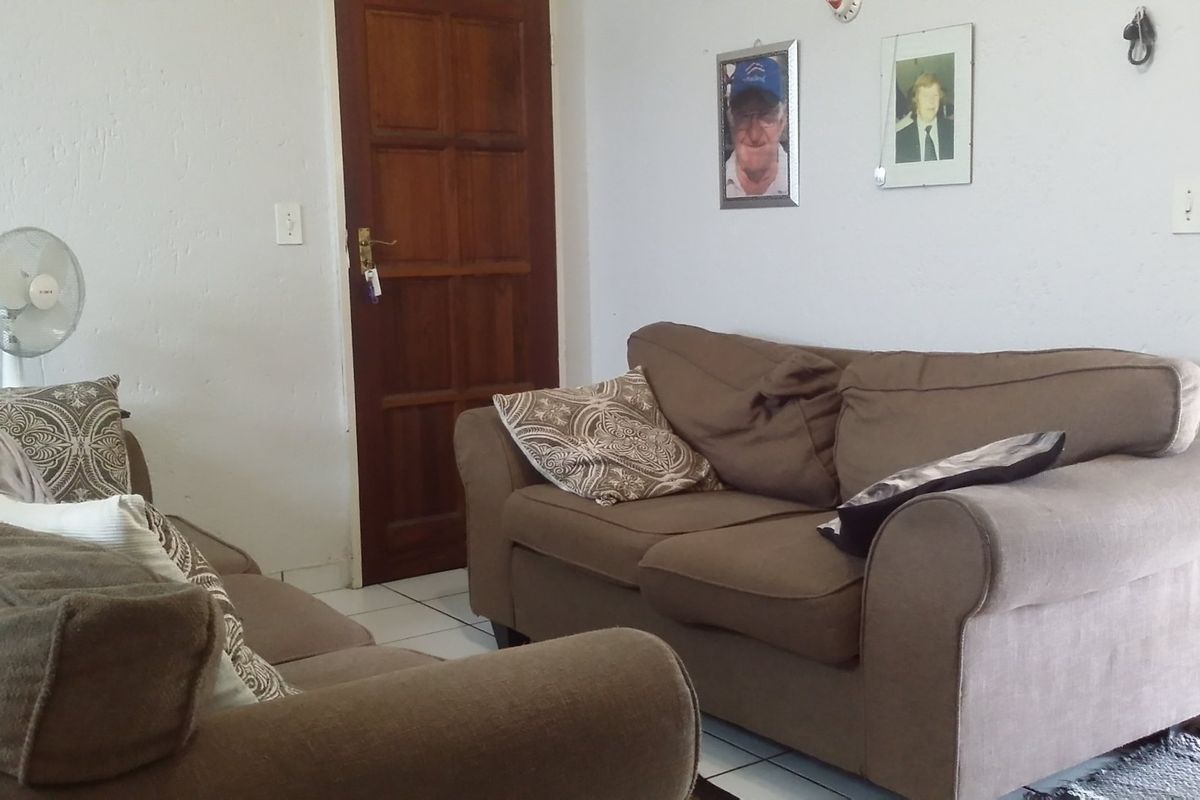 Charming apartment with private garden, swimming pools and large communal gardens  - Photo 5