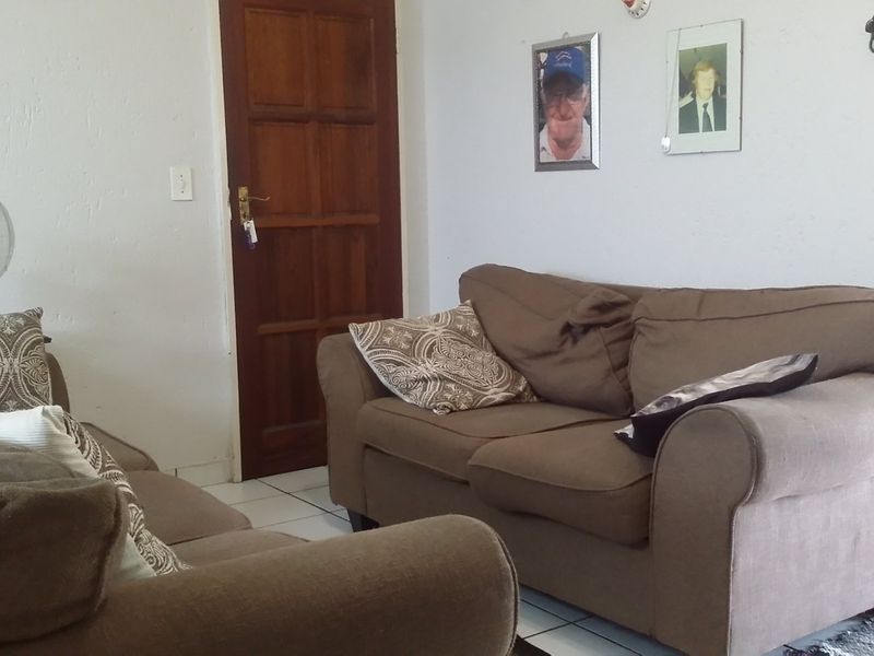 Charming apartment with private garden, swimming pools and large communal gardens  - Photo 5