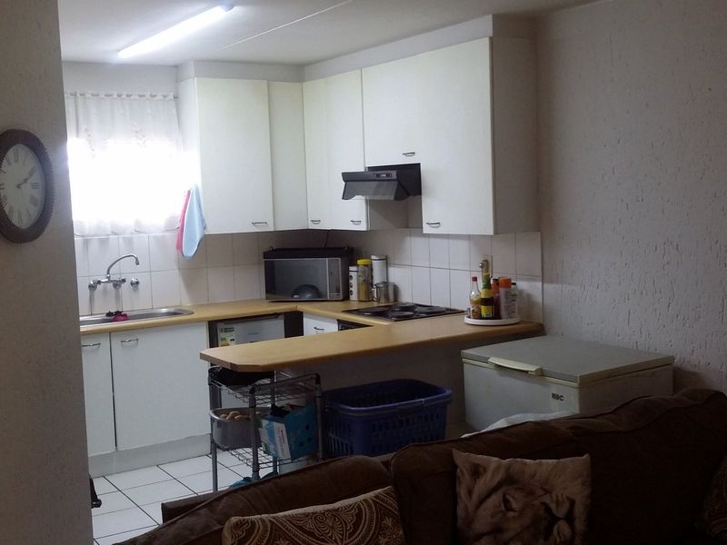 Charming apartment with private garden, swimming pools and large communal gardens  - Photo 6