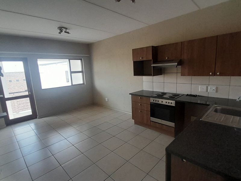 2 bedroom Low cost uptown living at its best! - Photo 3