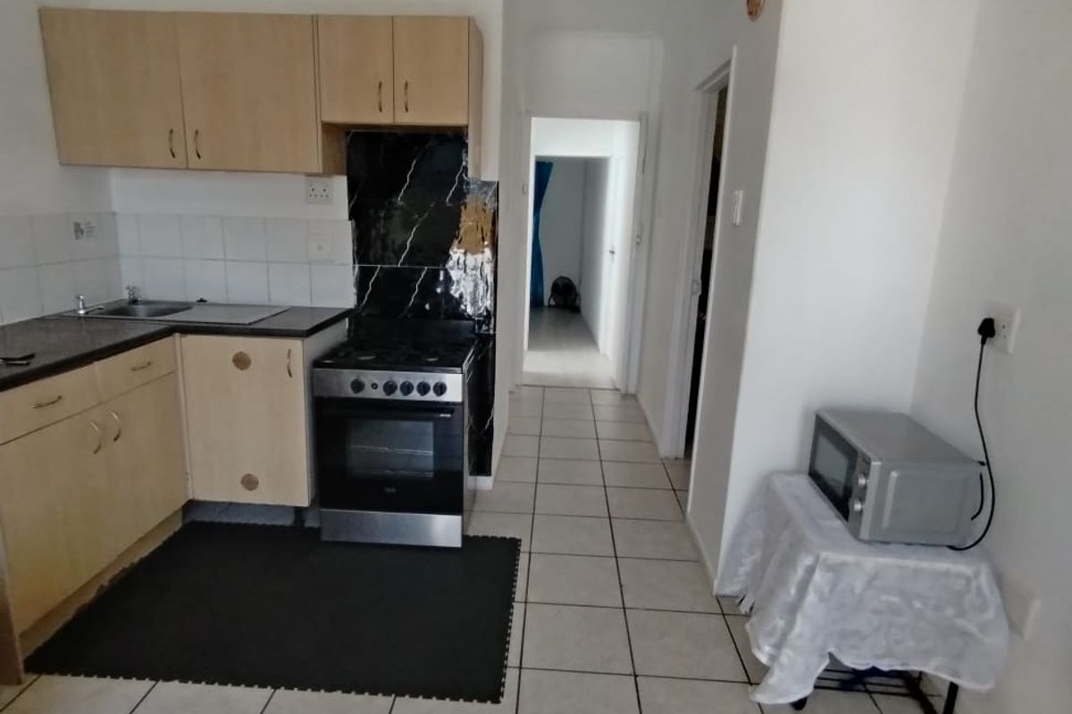 SOLE EXCLUSIVE MANDATE - 4 BEDROOMED HOUSE IN QUIET CLOSE - PELICAN PARK - Photo 3