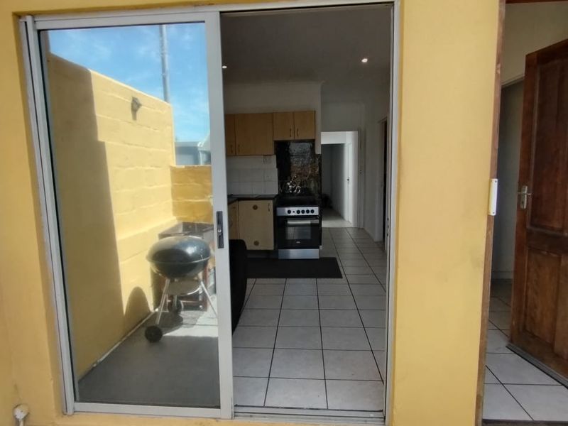 SOLE EXCLUSIVE MANDATE - 4 BEDROOMED HOUSE IN QUIET CLOSE - PELICAN PARK - Photo 2