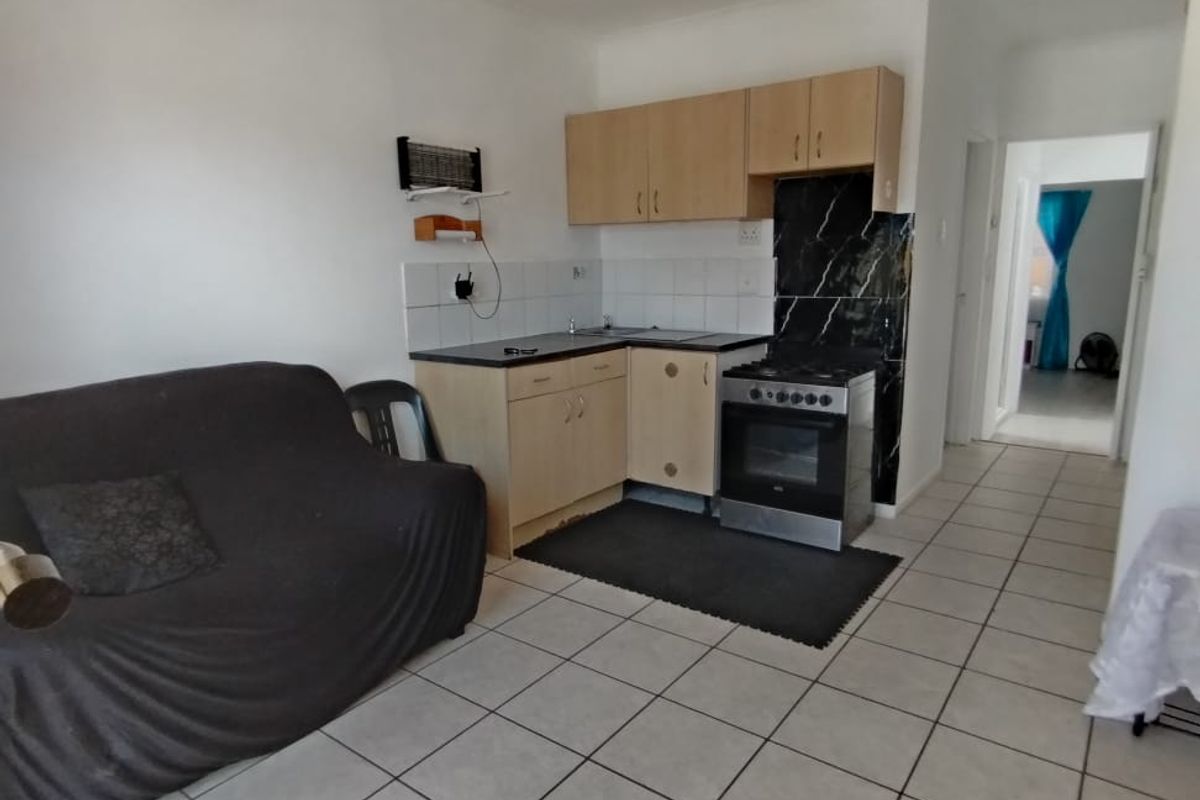 SOLE EXCLUSIVE MANDATE - 4 BEDROOMED HOUSE IN QUIET CLOSE - PELICAN PARK - Photo 5