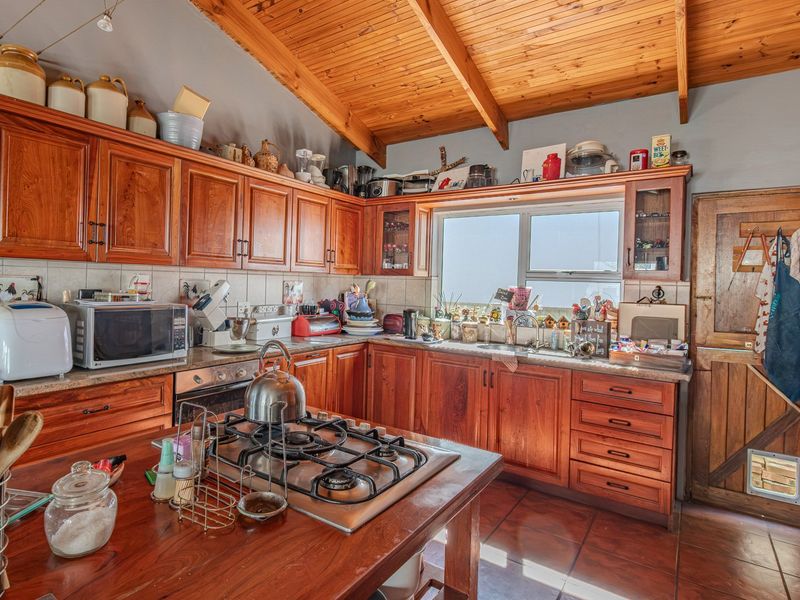 Double-Story Home with Flatlet Potential and Scenic Views - Photo 3