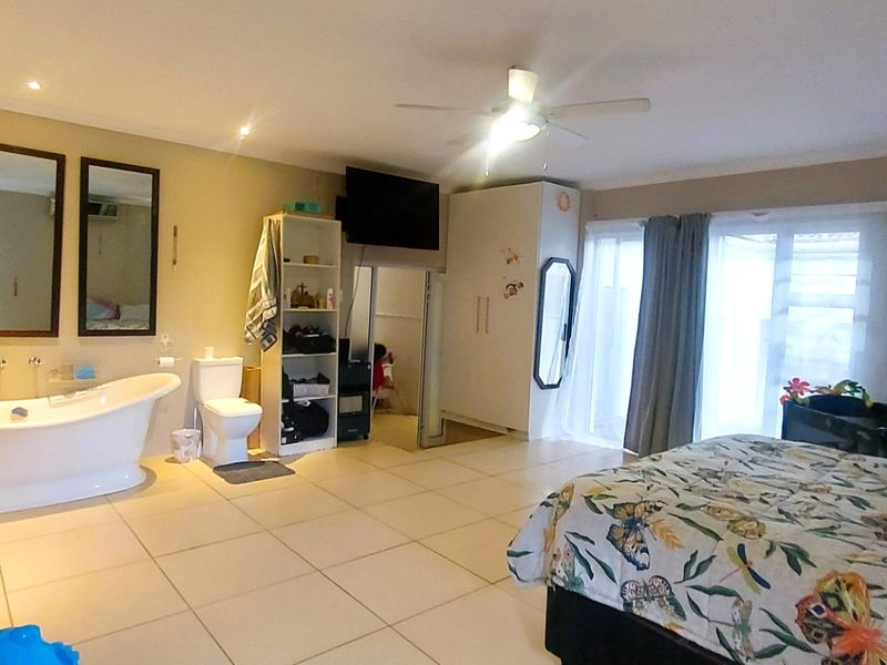 Charming Coastal Living in Sought-After Bonza Bay - Photo 5