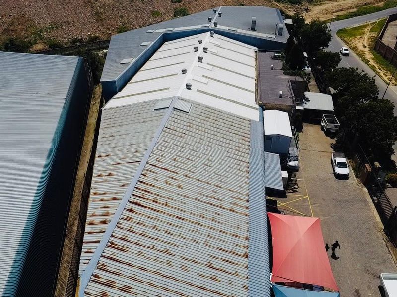 2,728m2 Industrial Facility with 3 Entrances | 200 Amps Power | For Sale - Photo 10
