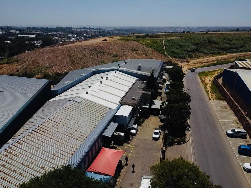 2,728m2 Industrial Facility with 3 Entrances | 200 Amps Power | For Sale - Photo 6