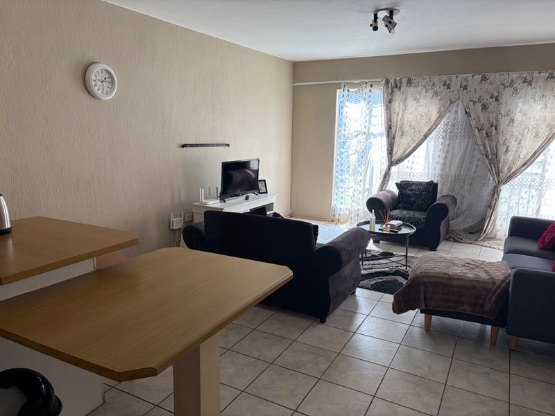 3 bedroom, 1 bathroom  GROUND FLOOR Apartment for sale in La Montagne  - Photo 5