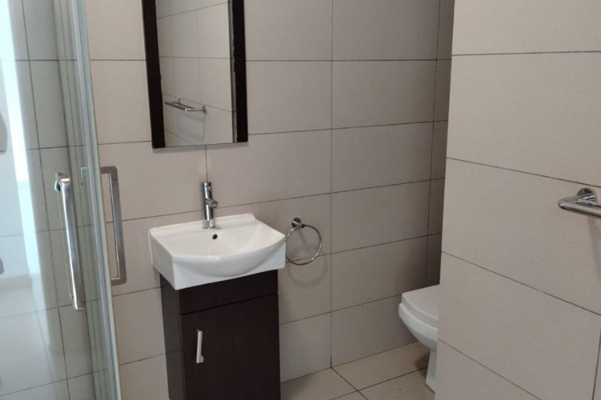 2 bed 1 bath apart for sale in Carlswald - Photo 4