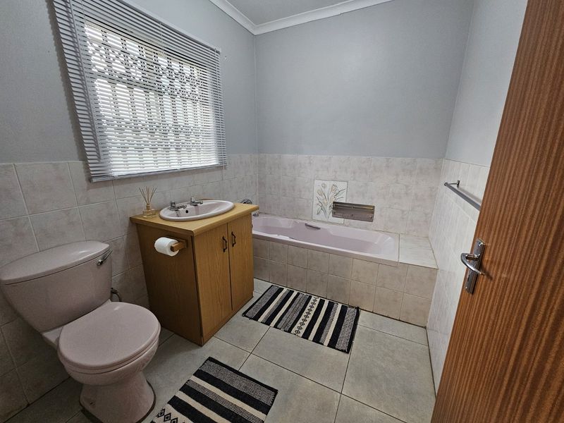 Rare Space, Sun-Filled Living & Exceptional Opportunity in Irene Park / Awesome opportunity for Air b@b - Photo 7