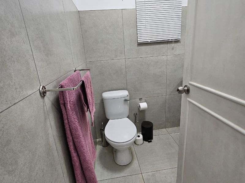 Rare Space, Sun-Filled Living & Exceptional Opportunity in Irene Park / Awesome opportunity for Air b@b - Photo 10