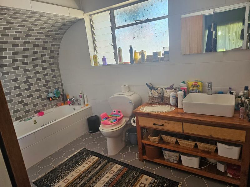 Rare Space, Sun-Filled Living & Exceptional Opportunity in Irene Park / Awesome opportunity for Air b@b - Photo 9