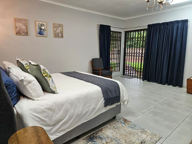 Rare Space, Sun-Filled Living & Exceptional Opportunity in Irene Park / Awesome opportunity for Air b@b - Photo 8