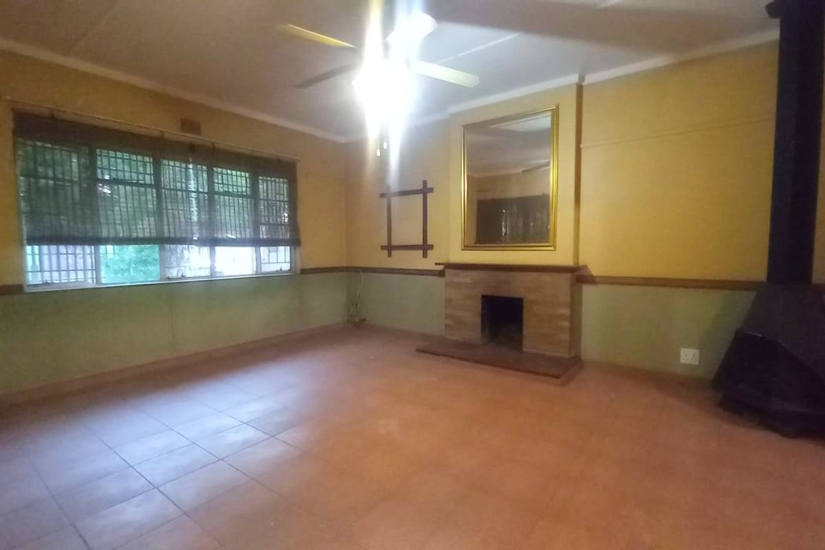 Spacious Family Home with Flatlet  - Photo 3