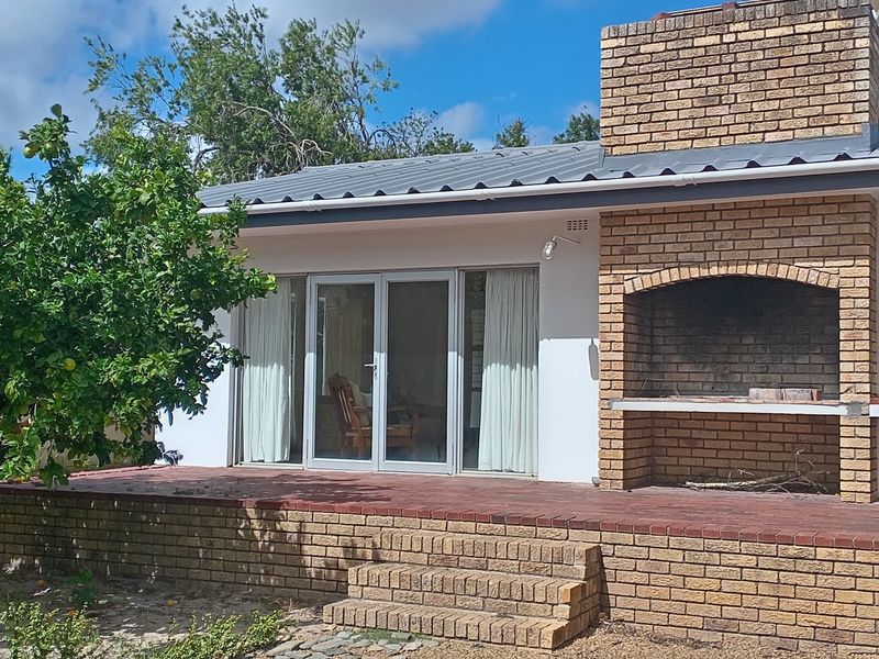 Spacious 4 Bedroom Family Home on Large Double Erf For Sale near Hopefield High School  - Photo 3