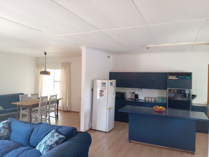 Spacious 4 Bedroom Family Home on Large Double Erf For Sale Opposite Hopefield High School  - Photo 7