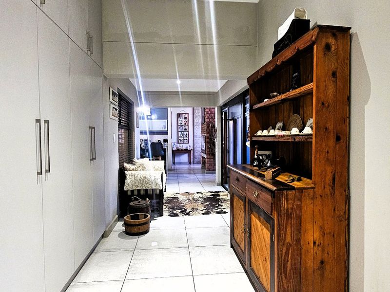 Stylish, Spacious Living on an Extra-Large Stand - Photo 8