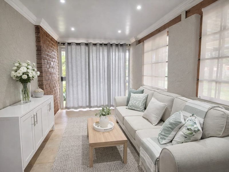 Charming Family Home with Pool & Fantastic Entertainment Area – Meiringspark, Klerksdorp - Photo 3