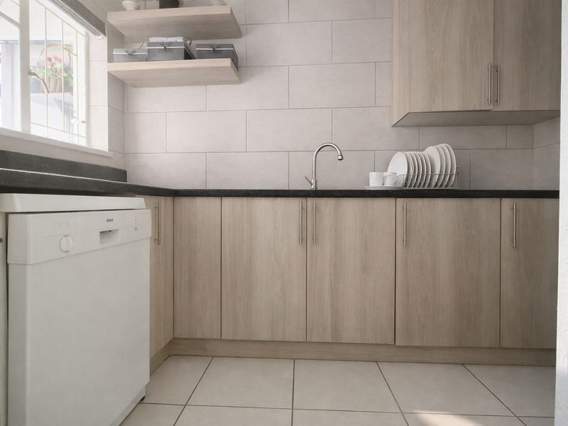 Charming Family Home with Pool & Fantastic Entertainment Area – Meiringspark, Klerksdorp - Photo 7