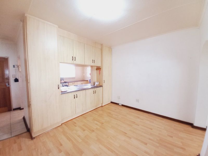 Cosy 3 Bedroom Family Home in a Secure Complex Offering Comfort, Convenience, and Great Potential - Photo 4