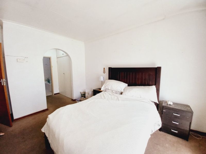 Cosy 3 Bedroom Family Home in a Secure Complex Offering Comfort, Convenience, and Great Potential - Photo 9