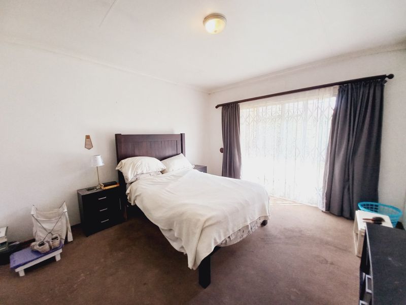 Cosy 3 Bedroom Family Home in a Secure Complex Offering Comfort, Convenience, and Great Potential - Photo 8