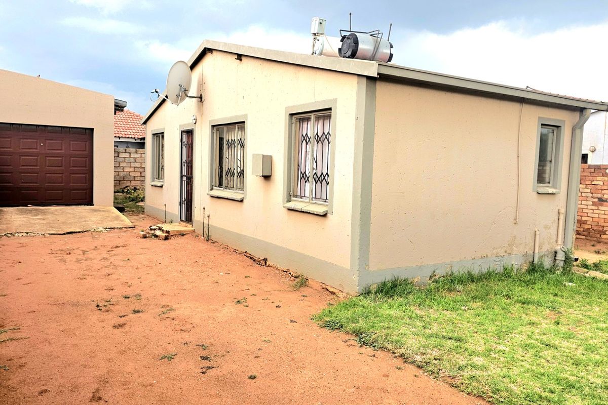 3 Bedroom house  - Photo 2