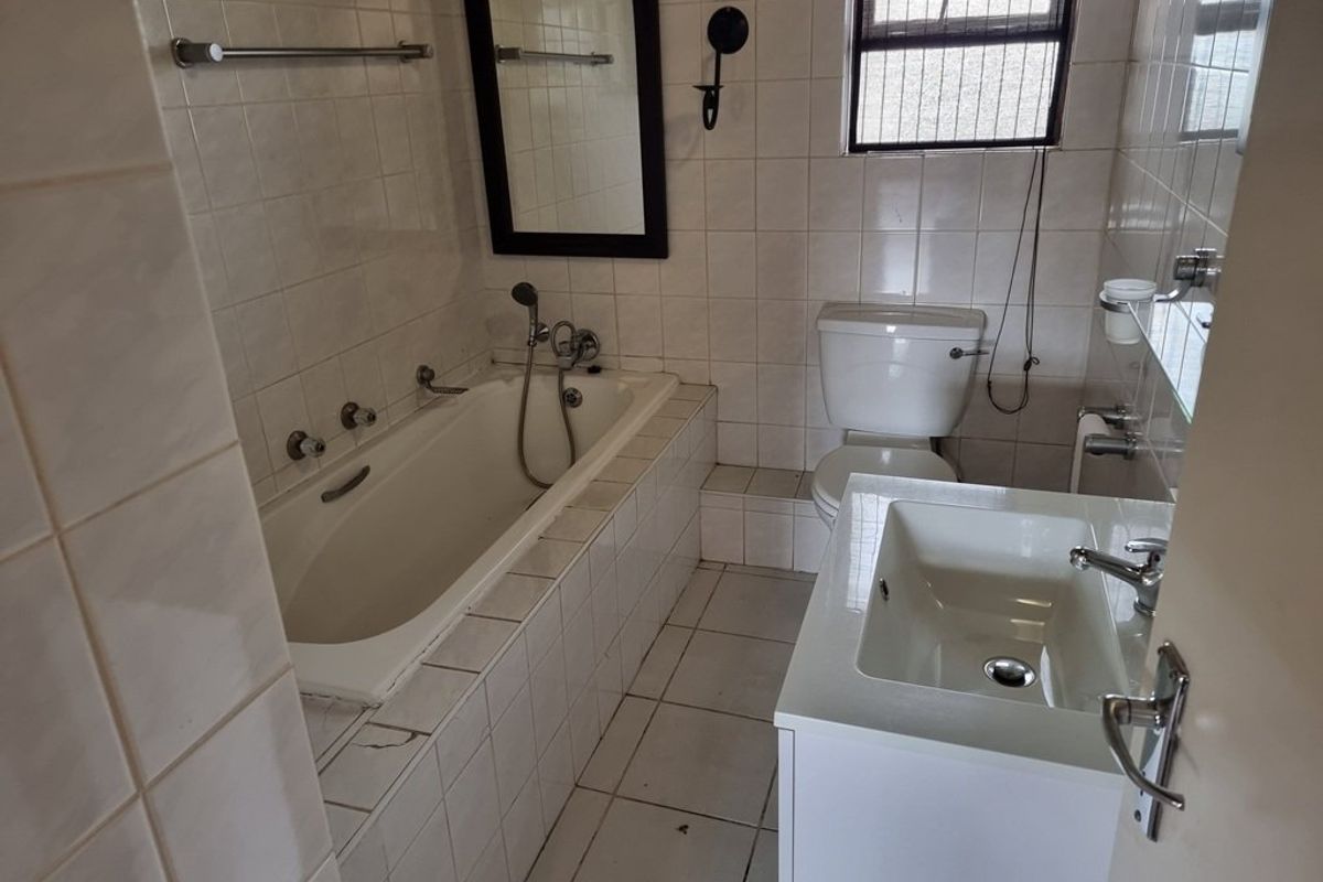 2 Bedroom Apartment for Sale in Edenglen - Secure Pet Friendly Complex - Photo 5