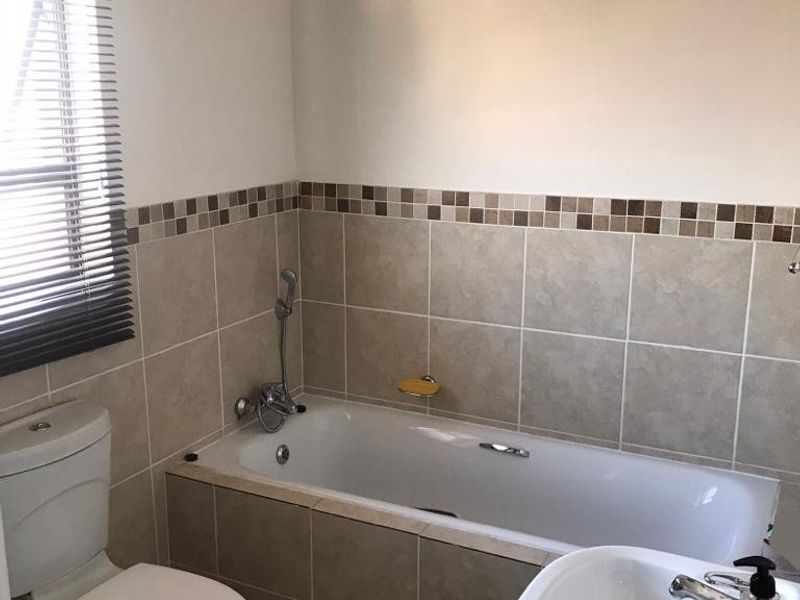 BEDROOM DUPLEX TO LET IN MONTANA  - Photo 9