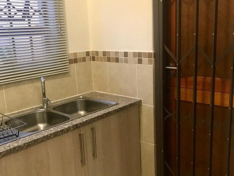 3 bed  duplex townhouse in Montana  available 1 August 2026 - Photo 3