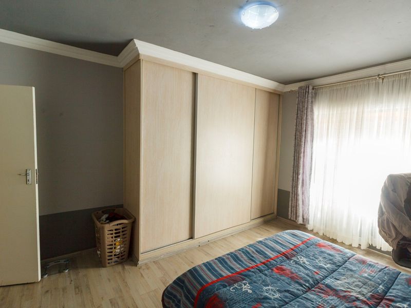 3 Bedroon House in Riverview Witpoortjie - Photo 10