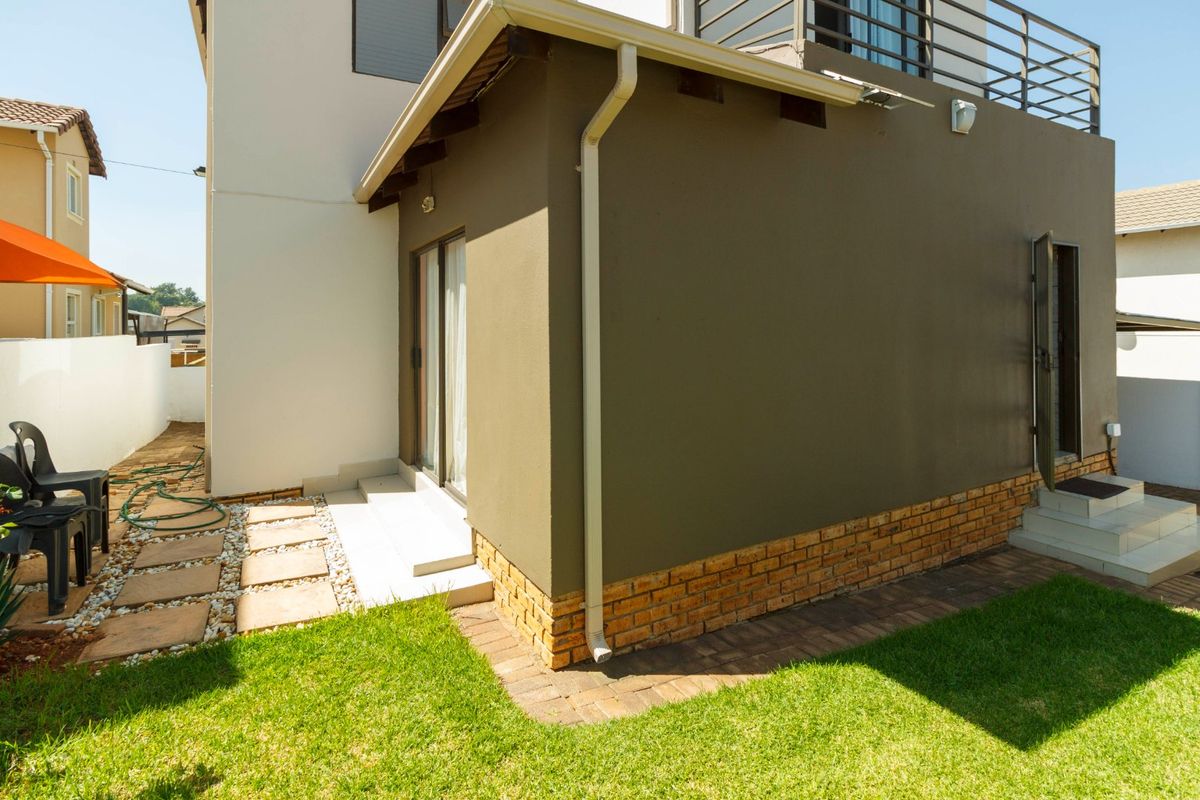 3 Bedroon House in Riverview Witpoortjie - Photo 2