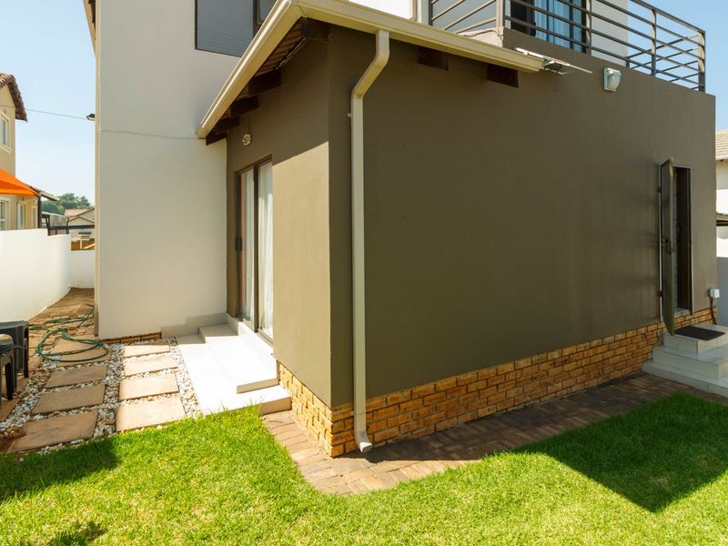 3 Bedroon House in Riverview Witpoortjie - Photo 2