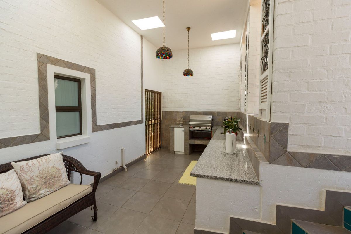 Modern Home with exceptional views in Wilro Park - Photo 4