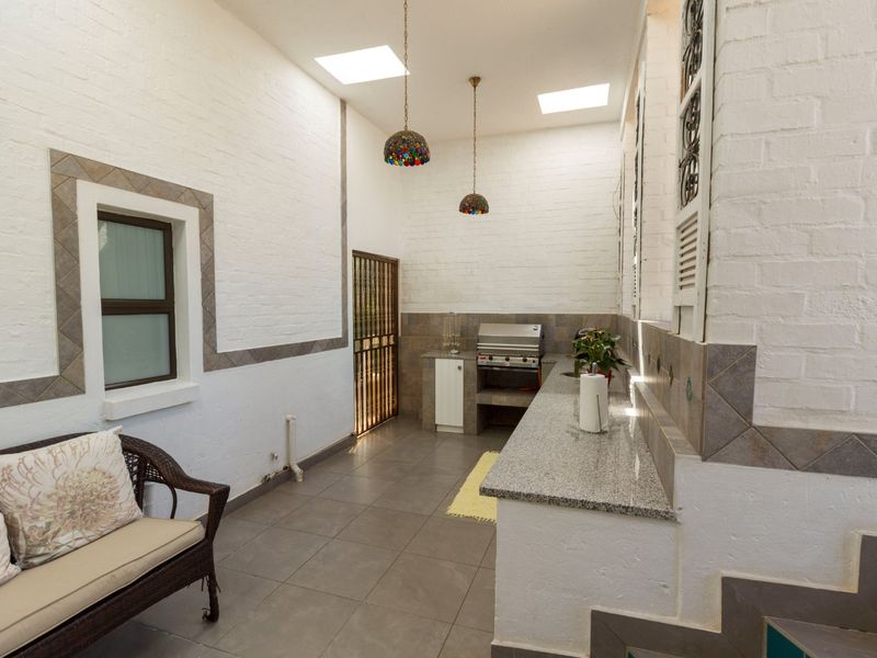 Modern Home with exceptional views in Wilro Park - Photo 4