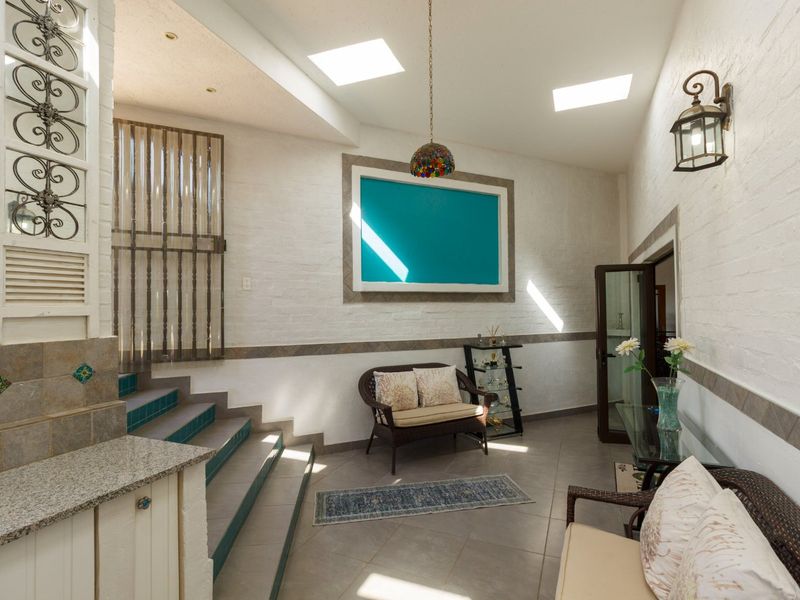 Modern Home with exceptional views in Wilro Park - Photo 5