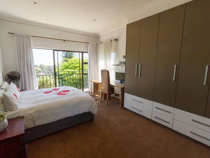 Modern Home with exceptional views in Wilro Park - Photo 10