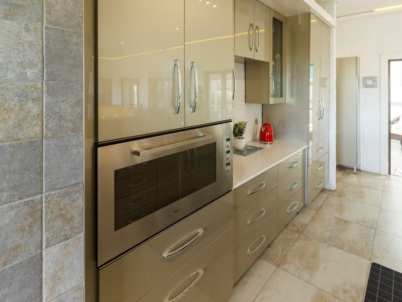 Modern Home with exceptional views in Wilro Park - Photo 9