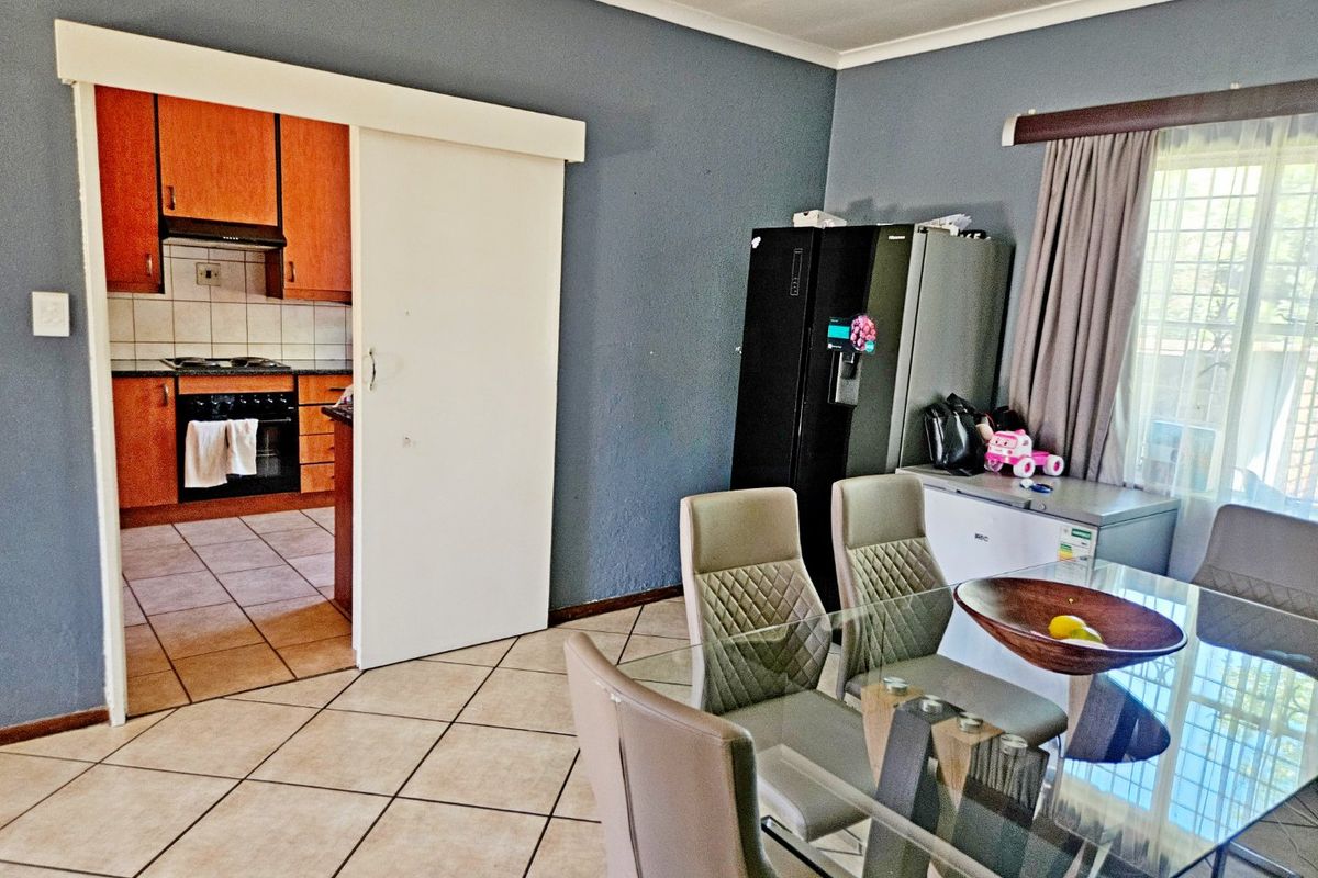 Lovely 3-Bedroom Simplex – A Family Home of Space and Flexibility - Photo 5