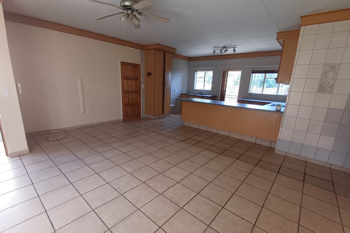 2 Bedroom townhouse for sale in Wilkoppies - Photo 5