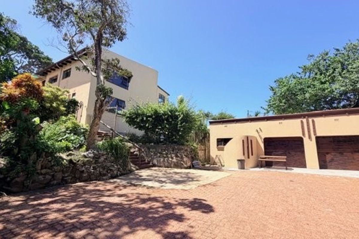 Spacious Home With Flatlet On A Large Stand In Munster/Glenmore - Photo 2