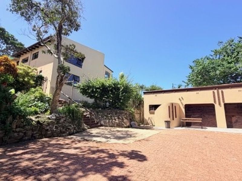 Spacious Home With Flatlet On A Large Stand In Munster/Glenmore - Photo 2