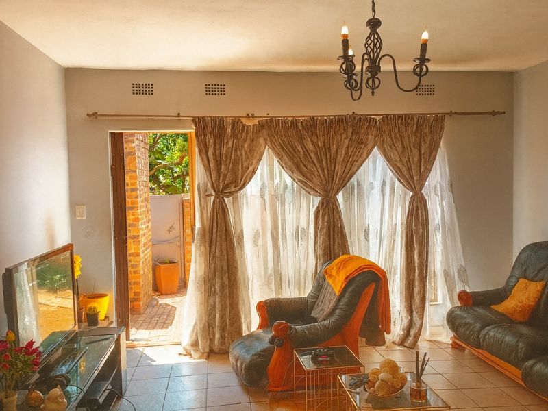 3-Bedroom Townhouse For Sale - Photo 2